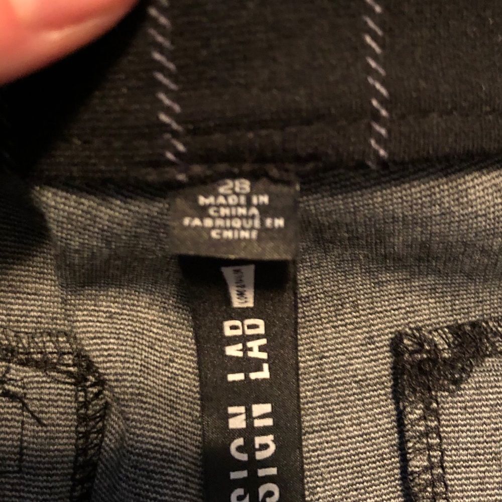 Design lab stripped pants. Size 28. - Picture 4 of 10